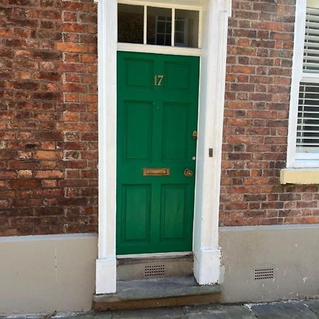 18Th Century Townhouse In Chester City Centre Villa Exterior photo