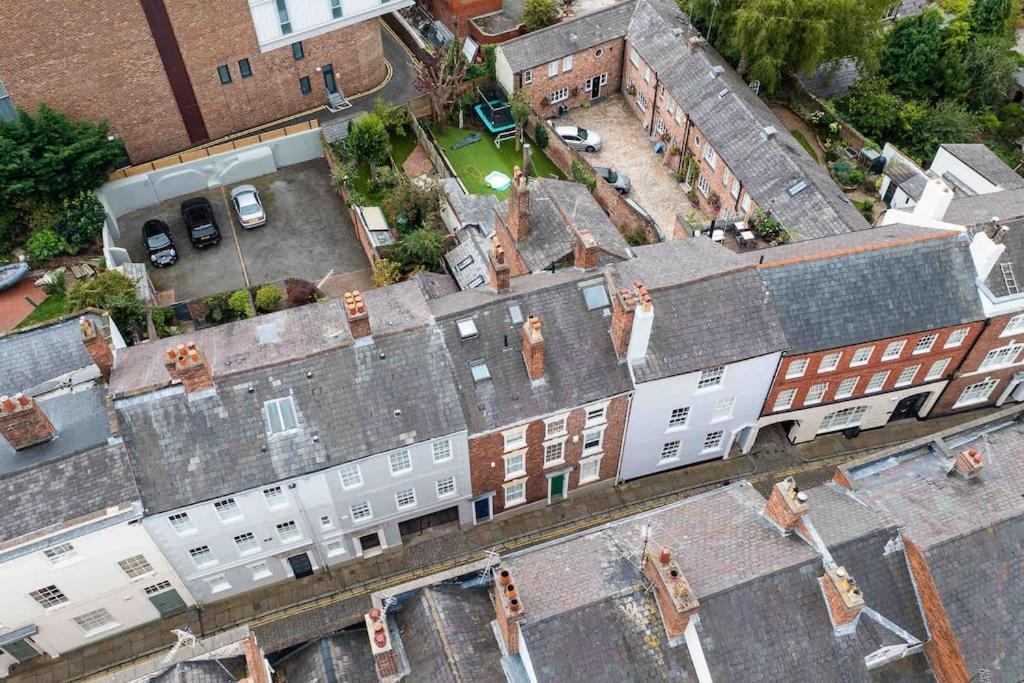 18Th Century Townhouse In Chester City Centre Villa Exterior photo