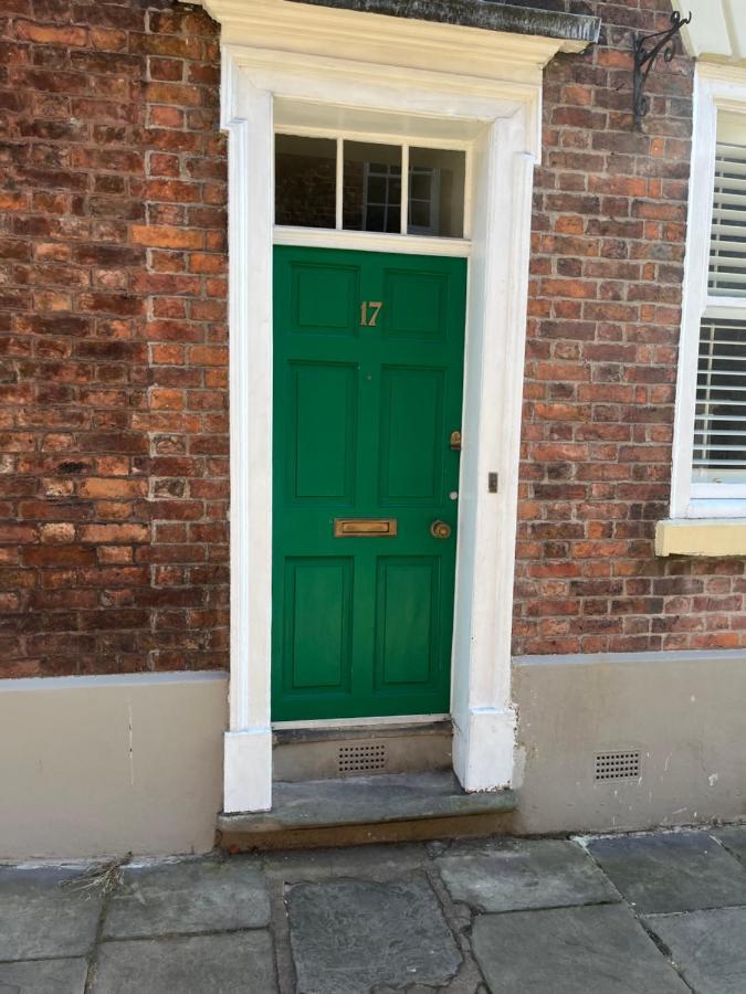 18Th Century Townhouse In Chester City Centre Villa Exterior photo