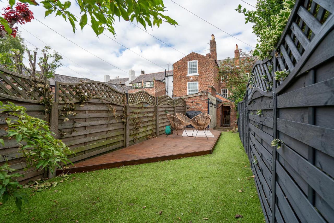 18Th Century Townhouse In Chester City Centre Villa Exterior photo